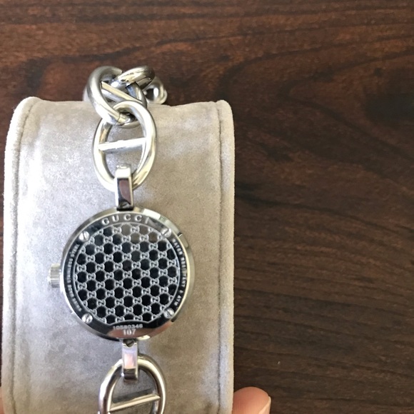 *Timeless Elegant Gucci SS Charms Bracelet Watch* - Picture 7 of 8